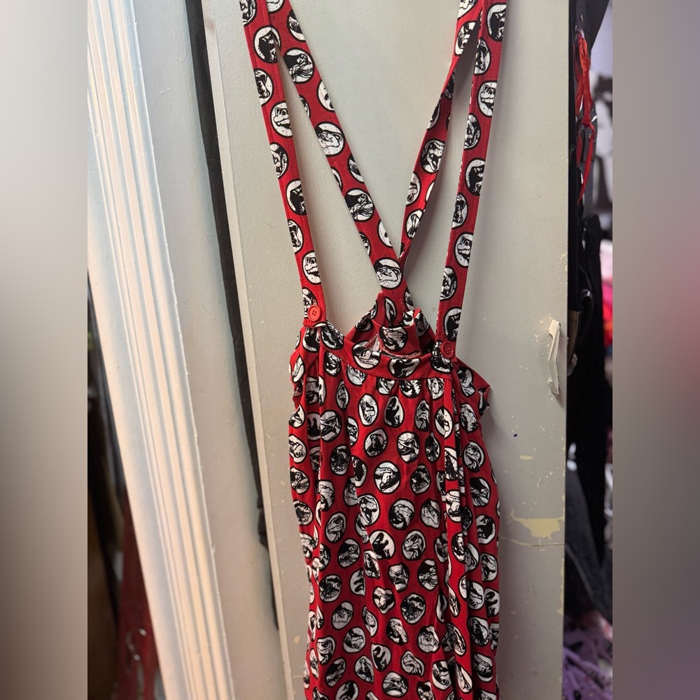 Her Universe Plus Sized Jurassic Park Skirk all